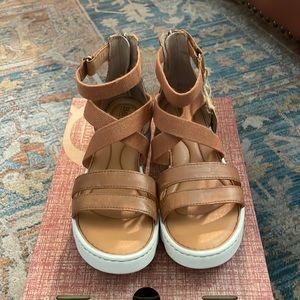 Born calexico sandal NWT